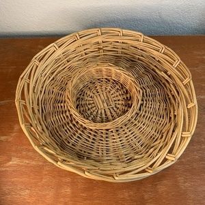 𝅺NO Brand Boho Chip And Dip Flat Round Basket Bohemian Style Kitchen Accessory